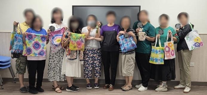 藝術小組 - 家長篇 - 紮染+禪繞畫