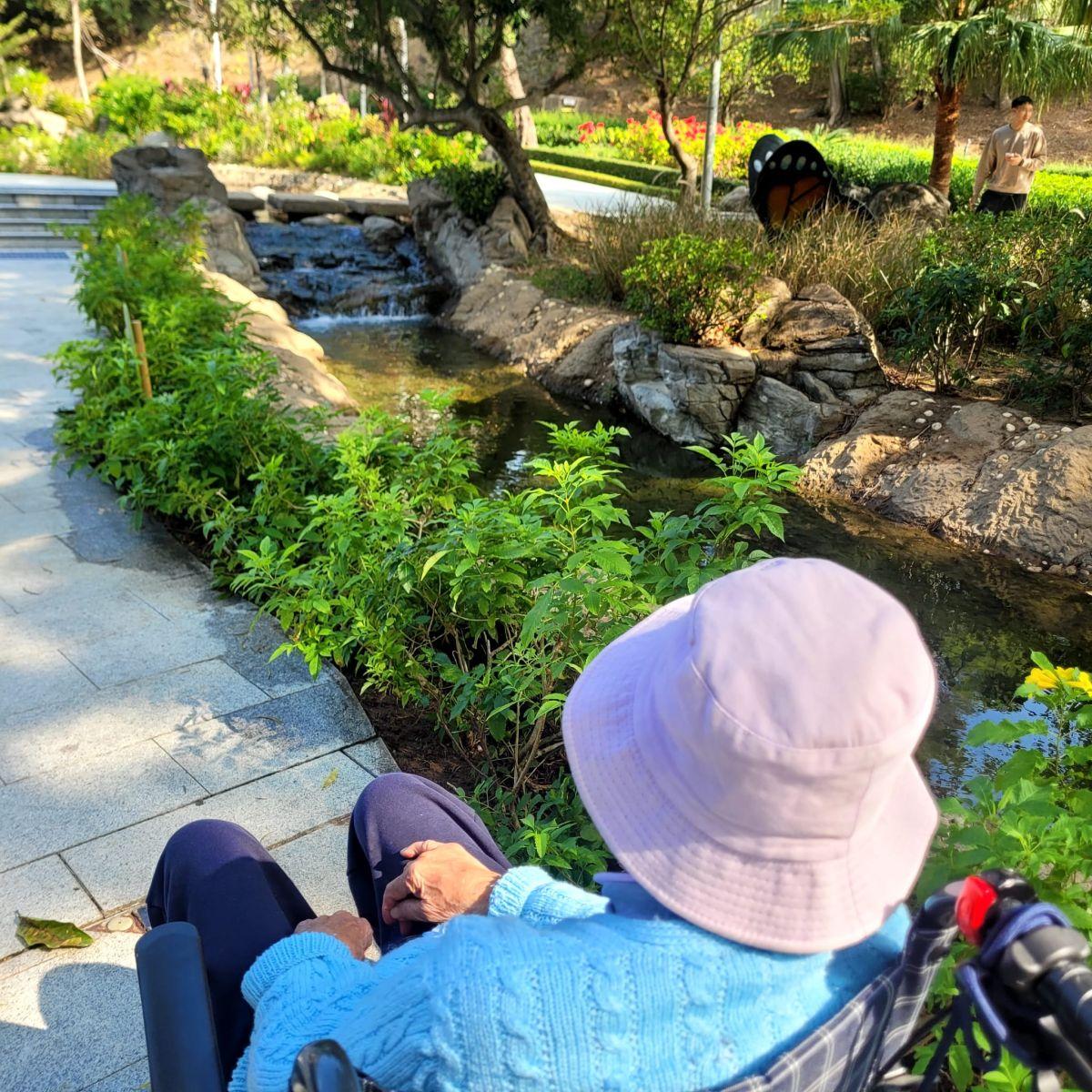 【護老院探望服務】:擔任您在院舍的耳目與心靈橋樑